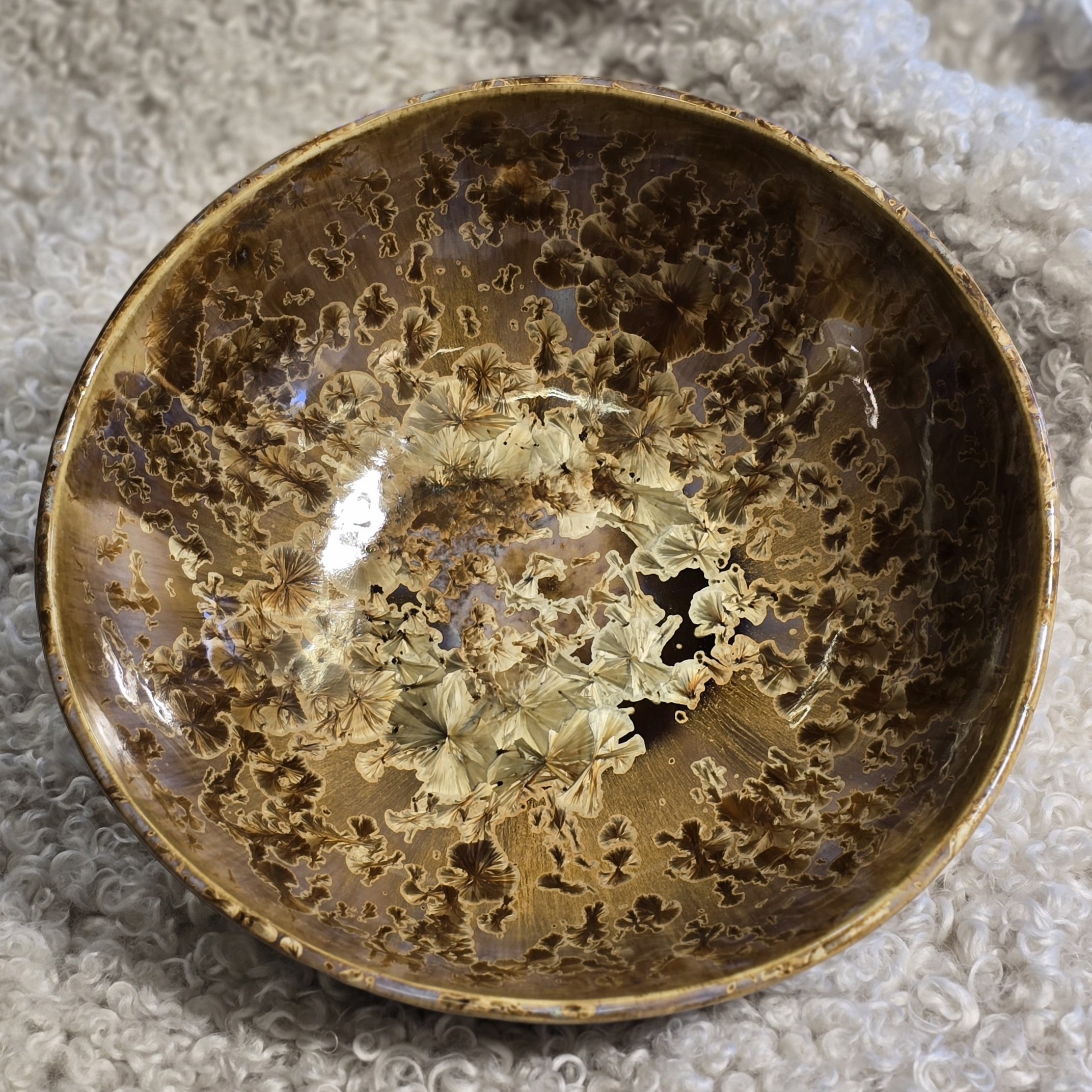 Kauss diam 28cm, sügavus 8cm Kuldpruun kristall - Image 2