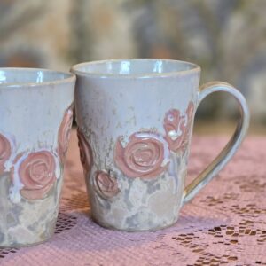 Tass 350 ml Roosad roosid, valge kristall